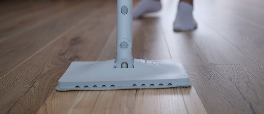 Piso vinílico: Saiba como limpar de forma rápida e segura. Piso vinílico: Saiba como limpar de forma rápida e segura.