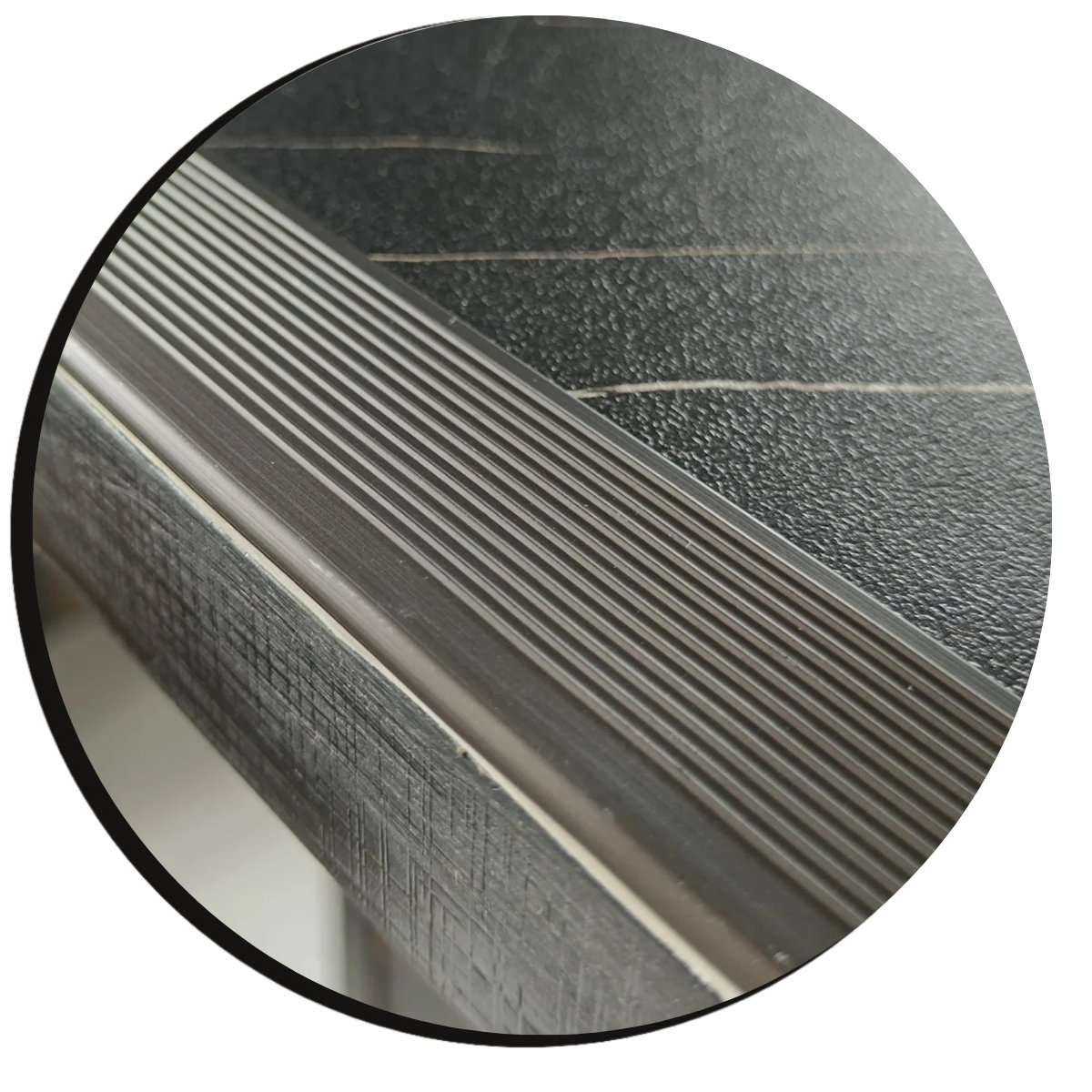 Detalhe do Perfil de Alum&iacute;nio Standard Champanhe 2mm com 3 metros